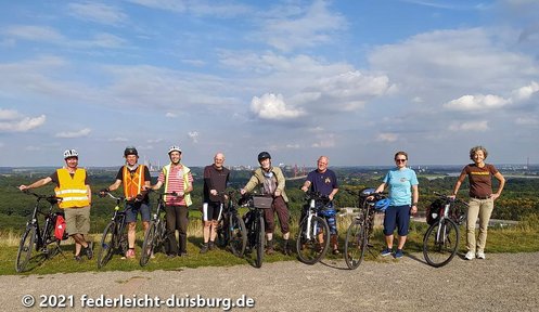 Ausblick von Halde Rheinpreußen mit Gruppe Ausblick von Halde Rheinpreußen mit Gruppe